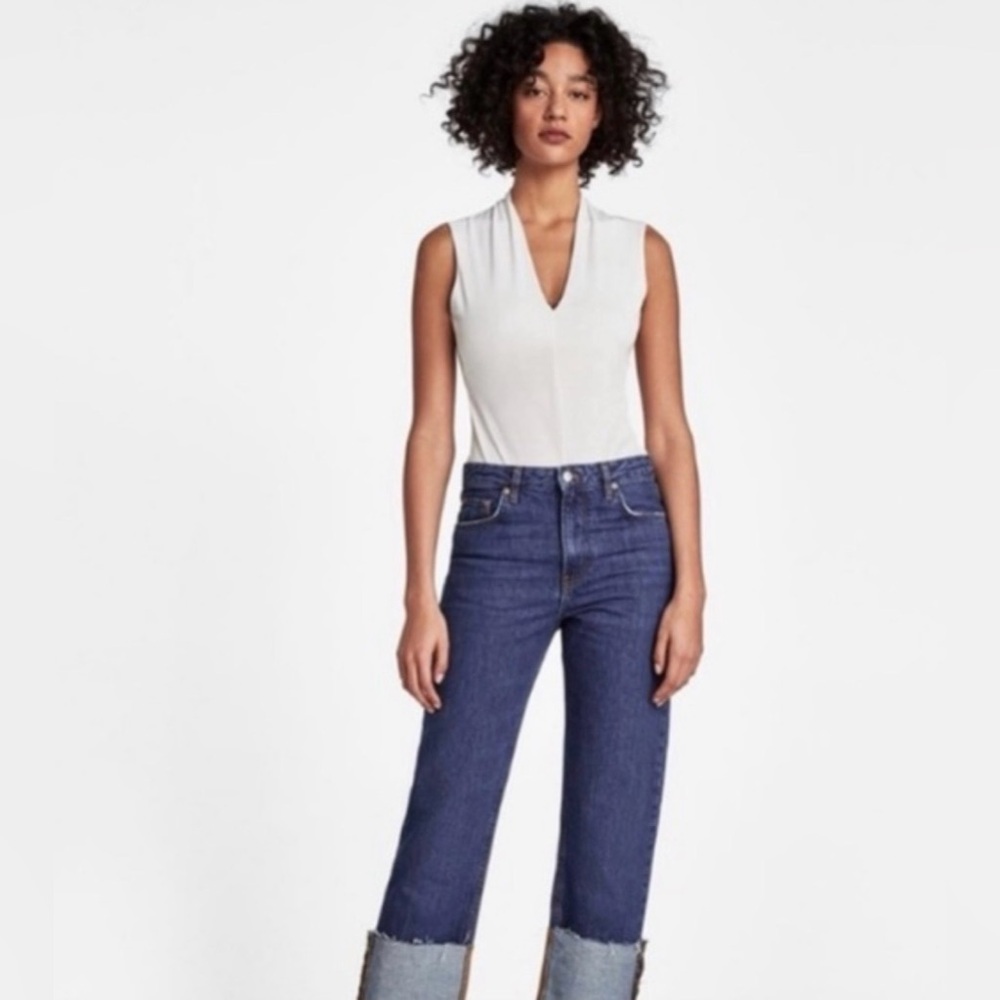 Zara Women’s Sleeveless V-Neck Bodysuit Tan Size Small